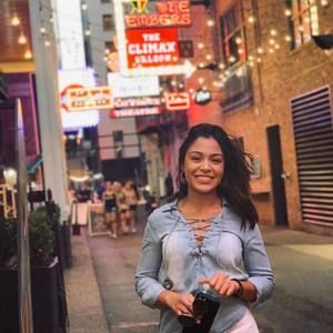 Meet your Posher, Adriana